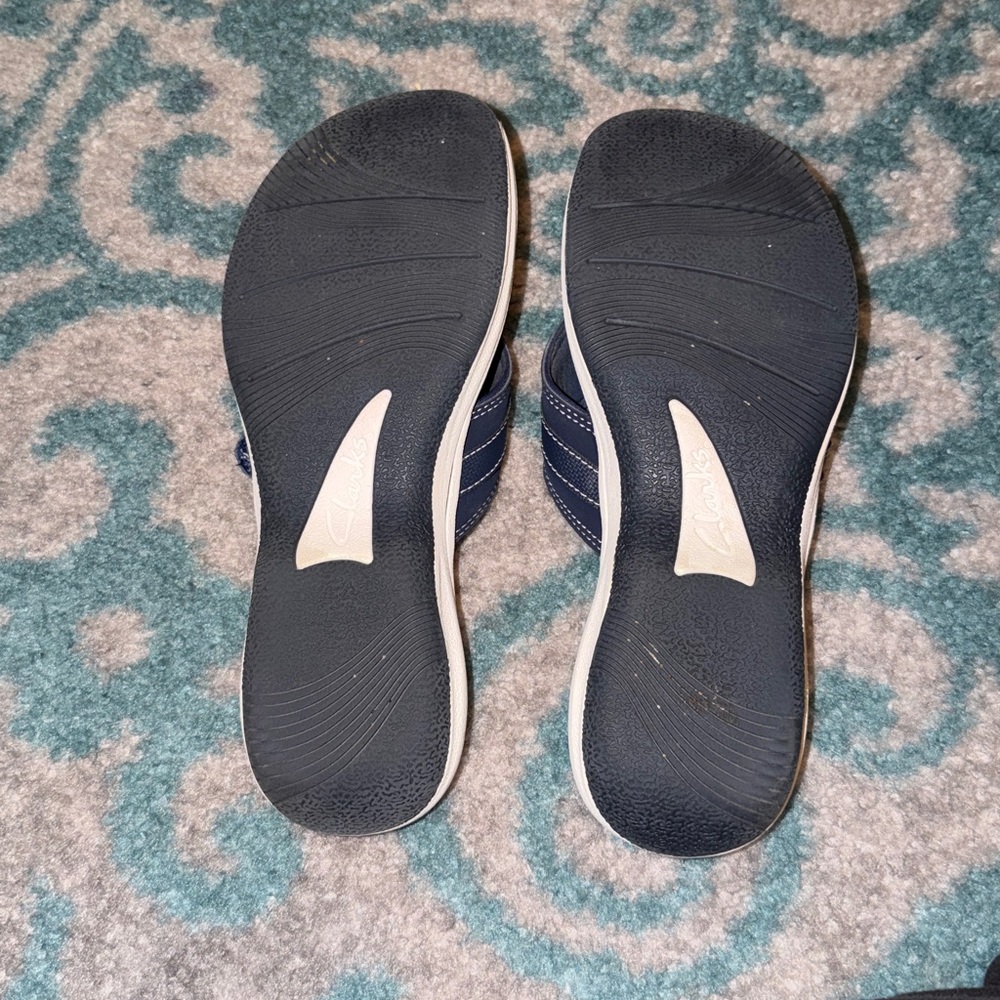Clarks Navy Cloudsteppers - Picture 2 of 4